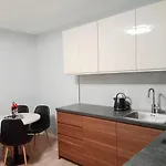 Klwatecka 20 公寓式酒店 4*