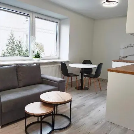 Klwatecka 20 4* 라돔