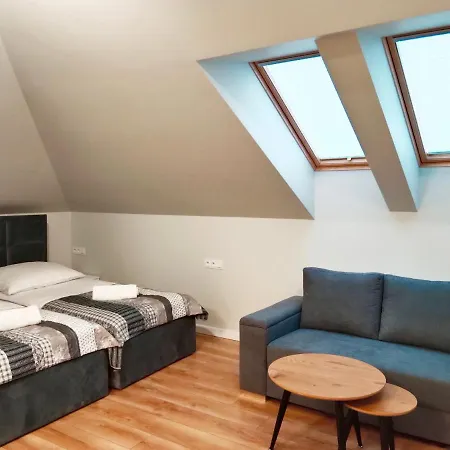 Klwatecka 20 شقة فندقية 4*