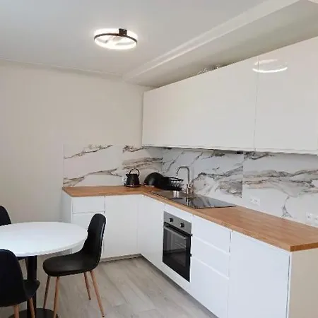 Klwatecka 20 4* 라돔