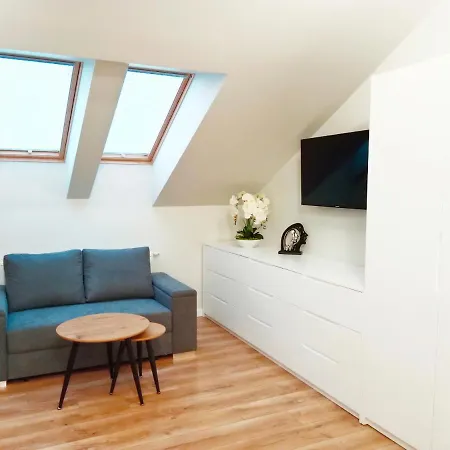 Klwatecka 20 شقة فندقية 4*