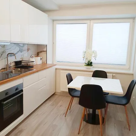 Klwatecka 20 4* 라돔