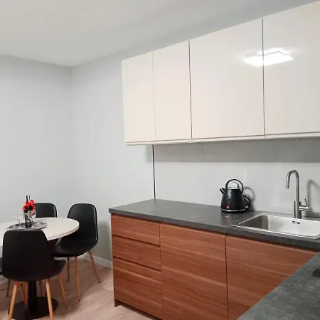 Klwatecka 20 شقة فندقية 4*